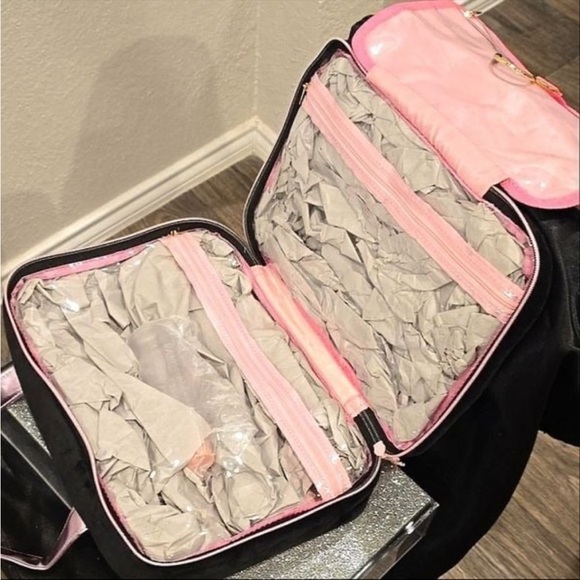 Juicy Couture Rhinestone Crown Signature Logo Velour Hanging Travel Cosmetic Bag - Picture 5 of 6